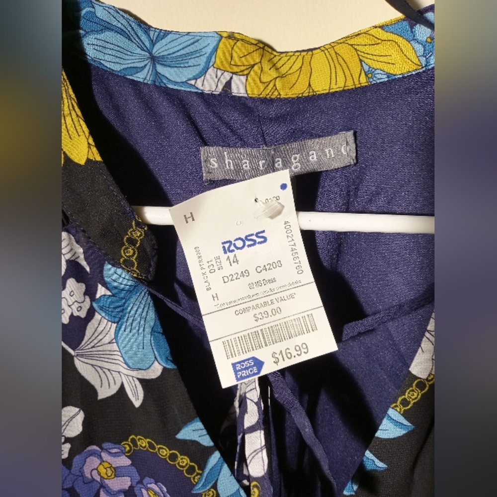 NWT DRESS BUNDLE - Picture 5 of 8